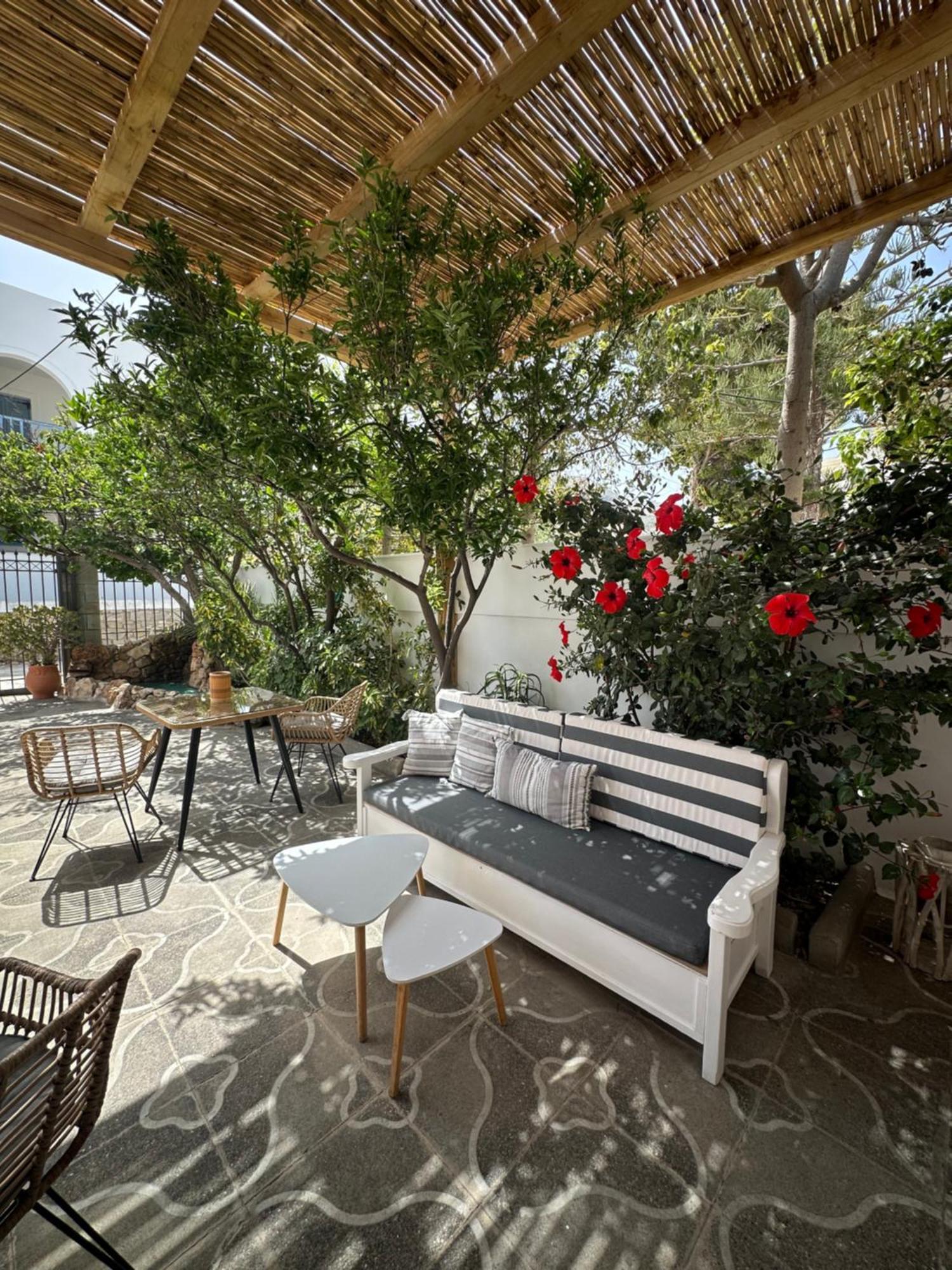 Athina Rooms - Lounge Apartments Парос Экстерьер фото