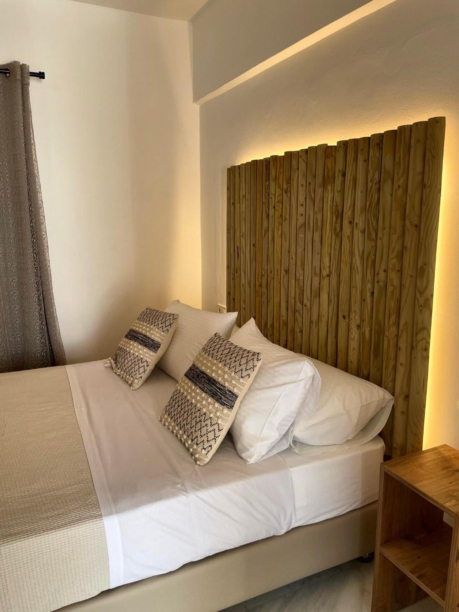 Athina Rooms - Lounge Apartments Парос Экстерьер фото