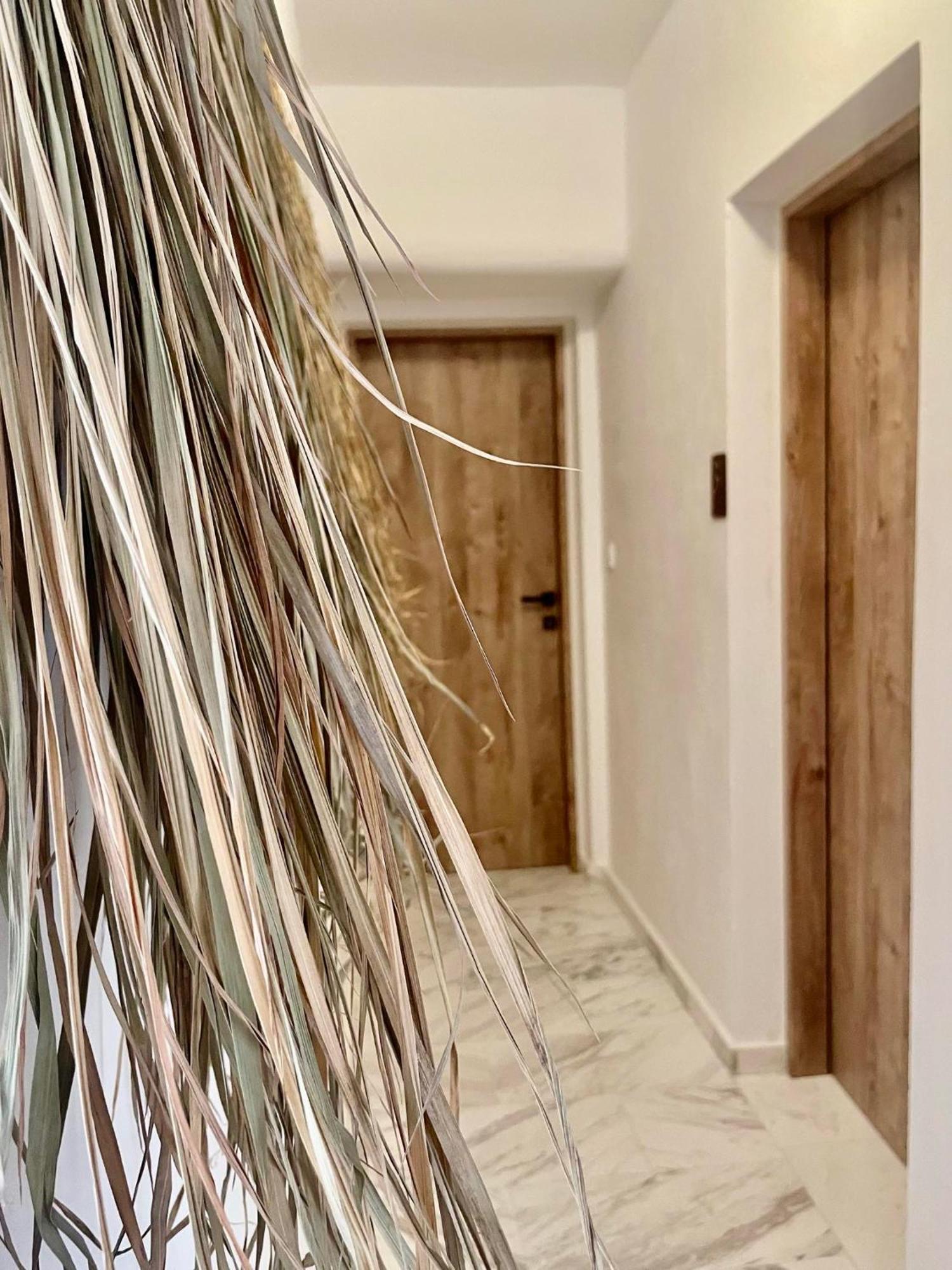 Athina Rooms - Lounge Apartments Парос Экстерьер фото