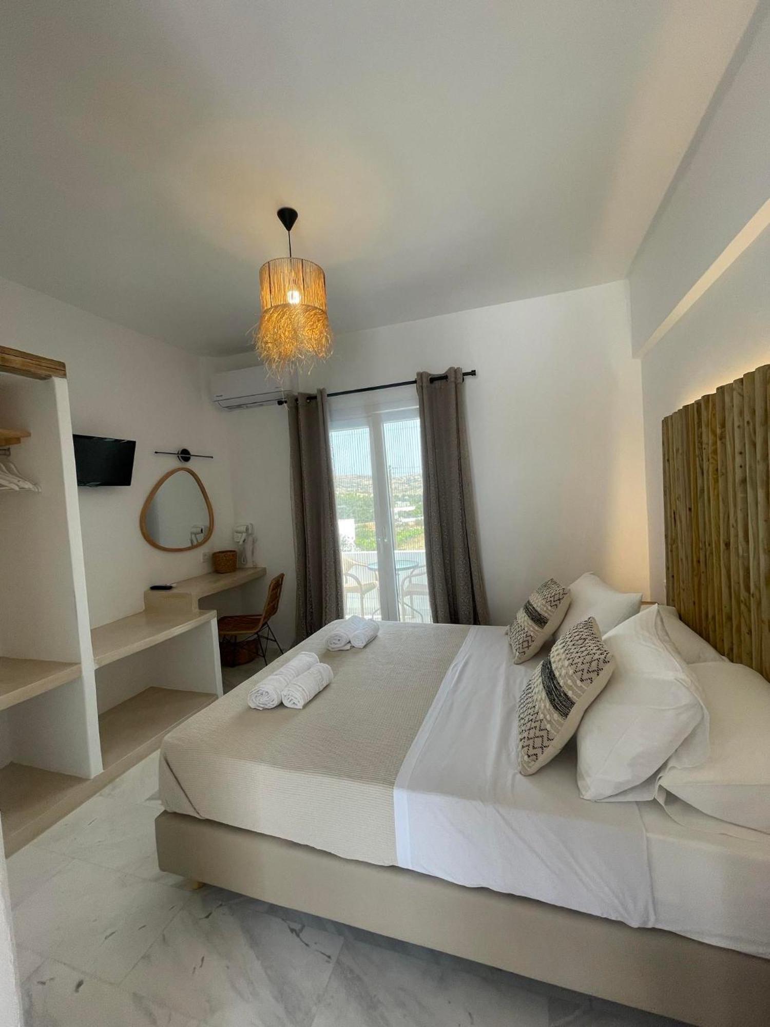 Athina Rooms - Lounge Apartments Парос Экстерьер фото