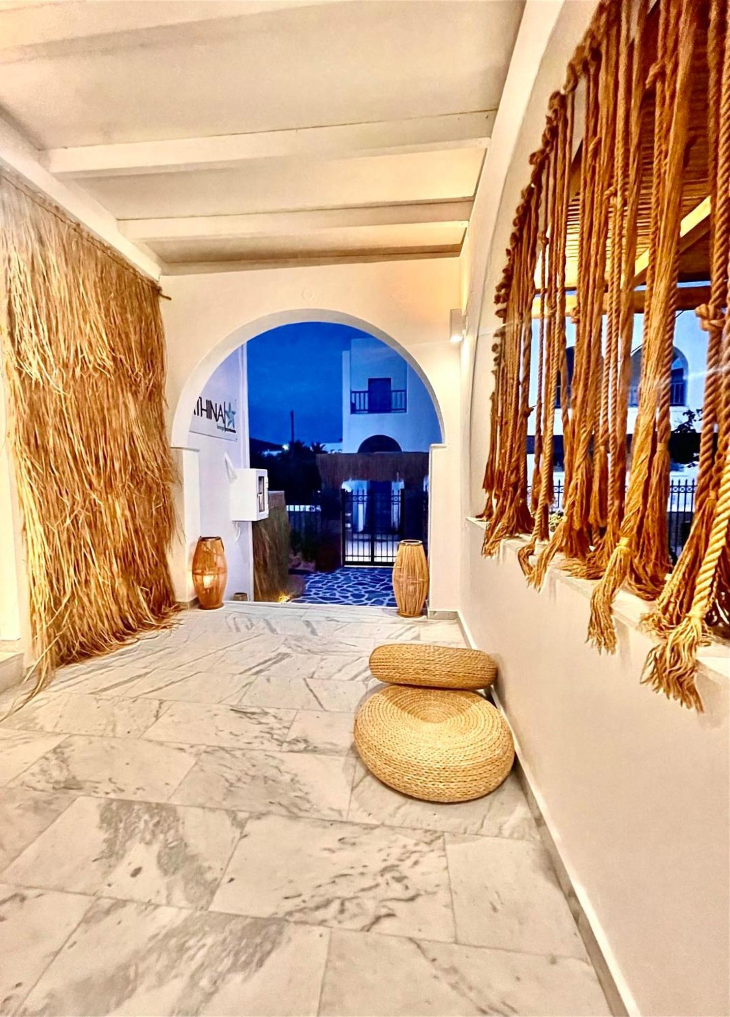 Athina Rooms - Lounge Apartments Парос Экстерьер фото